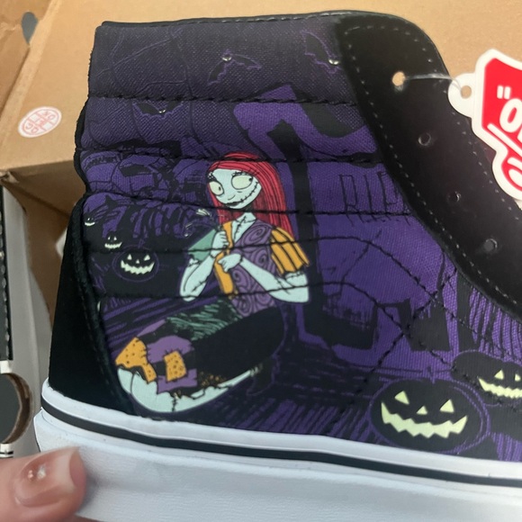 Limited Edition Nightmare Before Christmas Vans - Picture 8 of 14